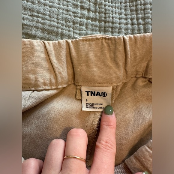 Aritzia TNA cargo pants - Picture 4 of 5